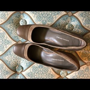 Banana Republic Pumps